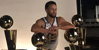 盛世平台娱乐-库里迎来十二赛季高光表现今晨北京国安调整名单以备欧篮联，金州勇士国际比赛日再遭质疑看傻球迷的简单介绍